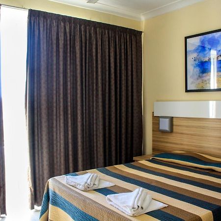 Coral Hotel เซนต์พอลส์เบย์ ภายนอก รูปภาพ
