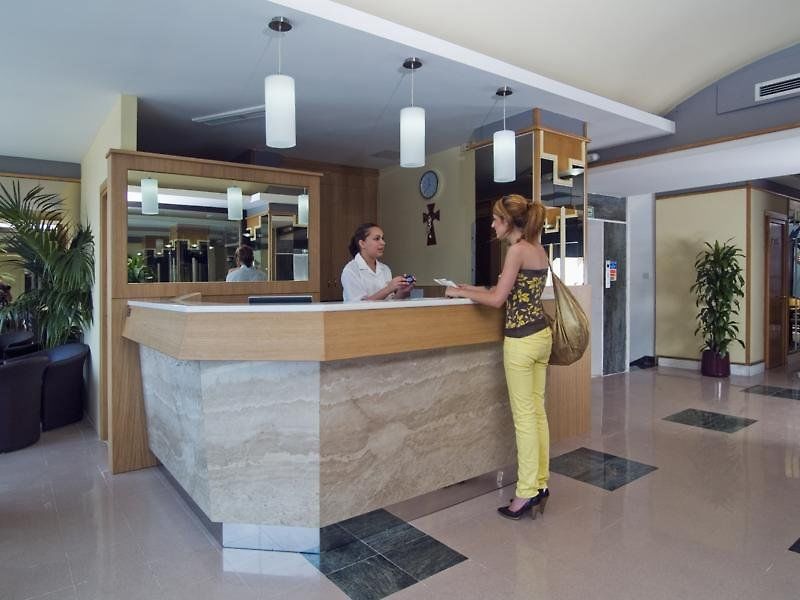 Coral Hotel เซนต์พอลส์เบย์ ภายนอก รูปภาพ