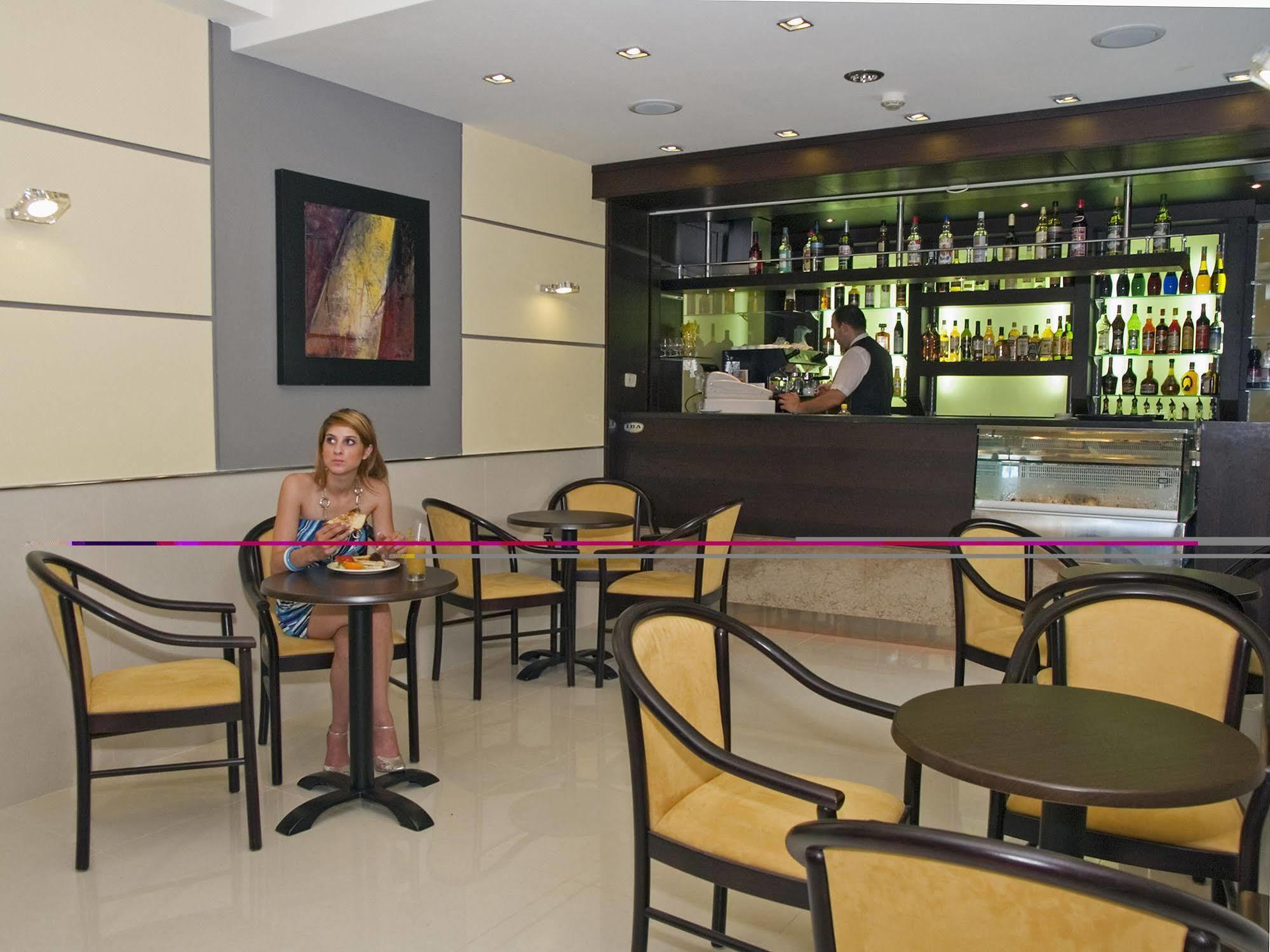 Coral Hotel เซนต์พอลส์เบย์ ภายนอก รูปภาพ